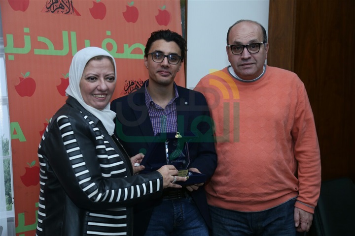 بالصور.. تكريم أبطال مسلسل عأئلة زيزو من مجله نص الدنيا بالصور.. تكريم أبطال مسلسل عأئلة زيزو من مجله نص الدنيا