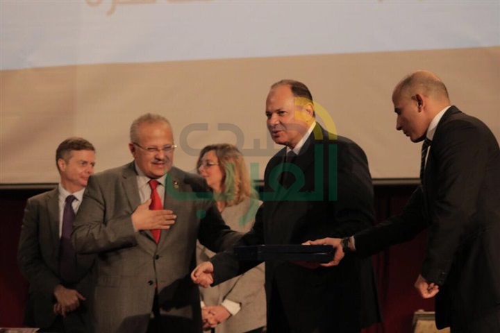 جامعة القاهرة تكرم مدير أمن الجيزة لدوره فى مكافحة العنف ضد المرأة