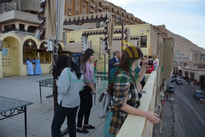 جامعة أسيوط تنظم زيارة لضيوفها من الطلاب الروس إلى دير السيدة العذراء