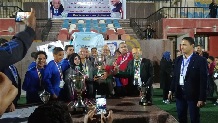 التعليم تكرم الطلاب الفائزين فى بطولة الجمهورية لكرة القدم الخماسية للصم وضعاف السمع