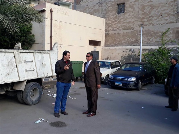 رئيس حي غرب يتعاقد مع شركة نهضة مصر للتخلص من النفايات بمحيط مستشفى القباري 