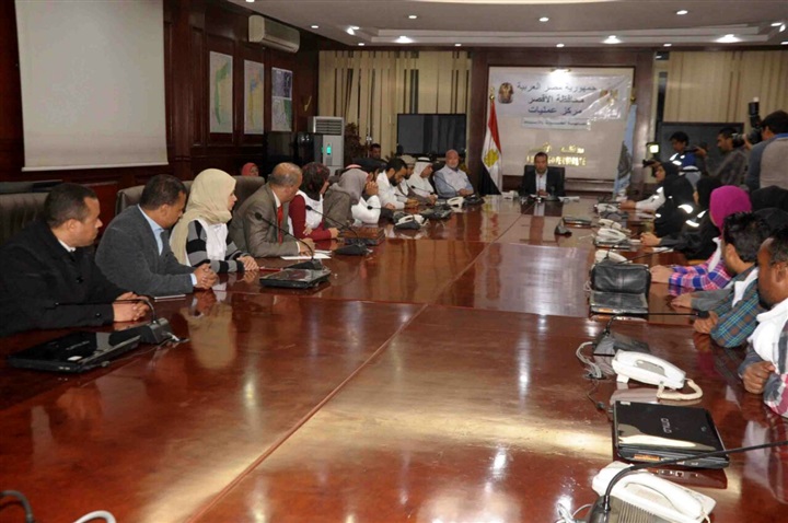 بالصور.. محافظ الأقصر يلتقي وفدًا إماراتيًا للأعمال الخيرية