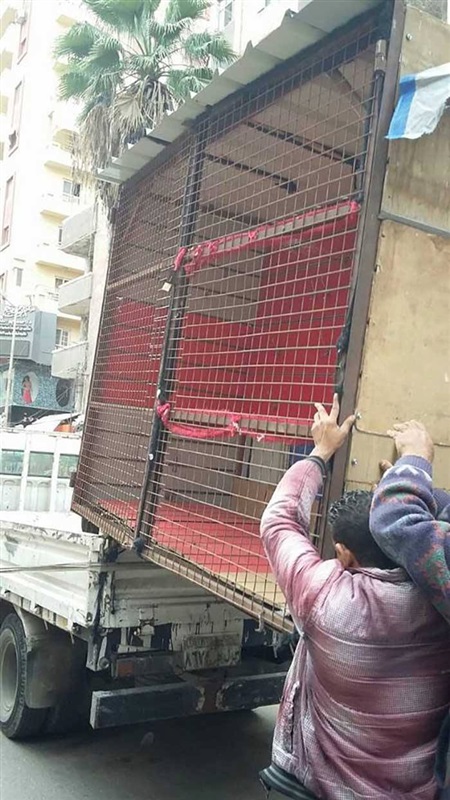 قوة أمنية مكبرة لإزالة الإشغالات وعربات الباعة الجائلين بمنطقة فيكتوريا بالأسكندرية  