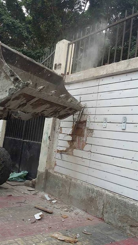 قوة أمنية مكبرة لإزالة الإشغالات وعربات الباعة الجائلين بمنطقة فيكتوريا بالأسكندرية  