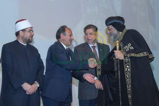  محمد سلطان: تحيا مصر بالعلم.. خلال الاحتفالية باليوبيل الماسي لجامعة الإسكندرية