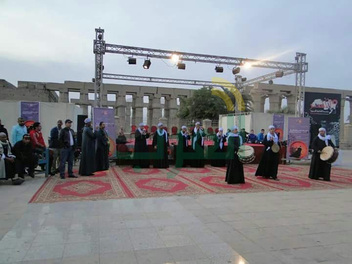 بالصور.. عروض فنية وفنون شعبية بساحة أبو الحجاج بالأقصر بالصور.. عروض فنية وفنون شعبية بساحة أبو الحجاج بالأقصر