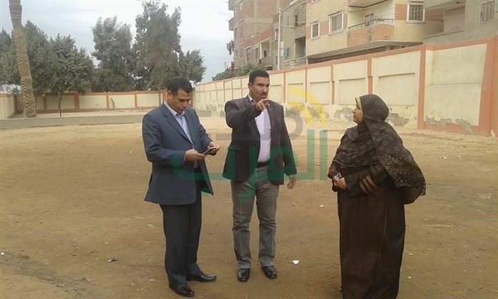 غرق مدرسة بسبب تسريب خط صرف صحى فى الخانكة 
