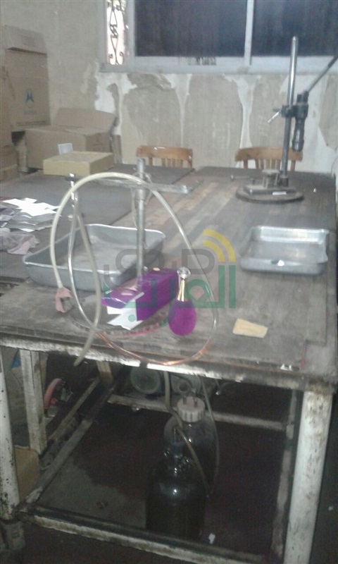 ضبط مصنع لإنتاج عطور تسبب "سرطان" بالجيزة