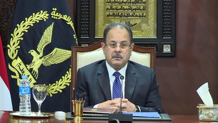وزير الداخلية يوجه برفع الحالة الأمنية للدرجة القصوى