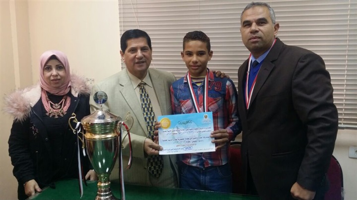 بالصور.. وكيل تعليم كفرالشيخ يكرم فريق الموهوبين والدمج الفائز بكأس بطولة الجمهورية