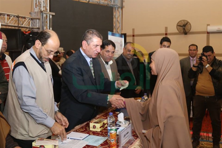 بالصور.. هيئة الإغاثة الإسلامية تمنح 338 يتيمًا بكفر الشيخ مليون و 250 ألف جنيه 