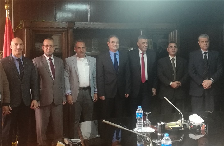 جابر دسوقي يوقع عقود مشاريع محطات غرب القاهرة وكهرباء أسيوط "الوليدية"