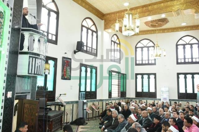 وزيري الأوقاف والتموين ومحافظ الشرقية يؤدون صلاة الجمعة بمسجد أبو هنداوي الكبير 