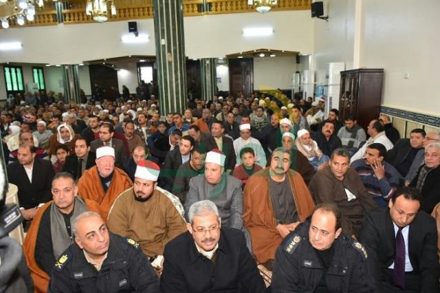 وزيري الأوقاف والتموين ومحافظ الشرقية يؤدون صلاة الجمعة بمسجد أبو هنداوي الكبير 