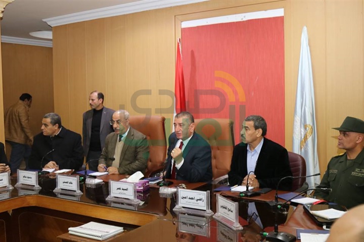 بالصور.. محافظ كفرالشيخ ورئيس هيئة الثروة السمكية يناقشان مشاكل الصيادين وتنمية بحيرة البرلس