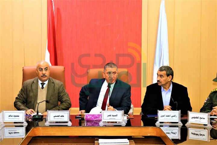 بالصور.. محافظ كفرالشيخ ورئيس هيئة الثروة السمكية يناقشان مشاكل الصيادين وتنمية بحيرة البرلس