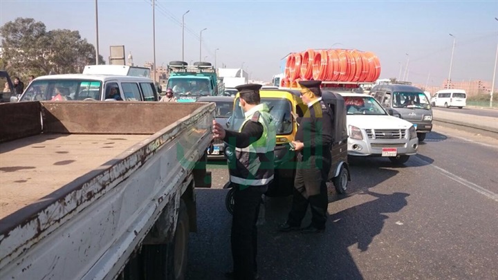 حملة مكبرة لضبط الخارجين عن قواعد المرور على الطرق السريعة 