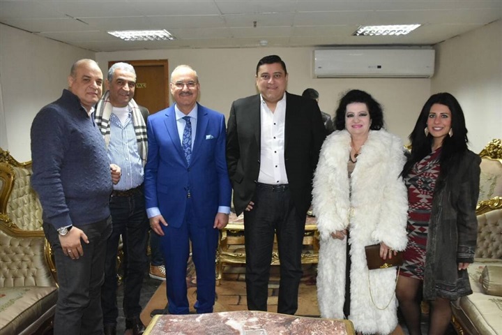 إشادات واسعة بأداء الإعلامية "إيمان أبو طالب" في مسرحية "فرصة سعيدة" إشادات واسعة بأداء الإعلامية "إيمان أبو طالب" في مسرحية "فرصة سعيدة"