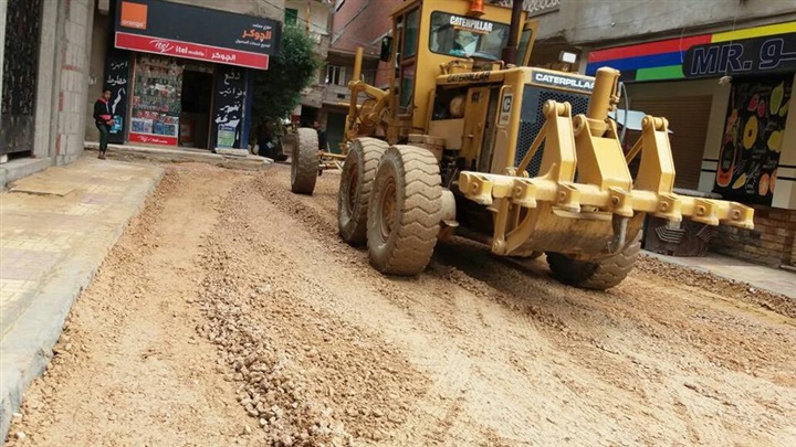 استكمال أعمال رفع كفاءة الطرق بنطاق حي ثان المنتزه بالإسكندرية  