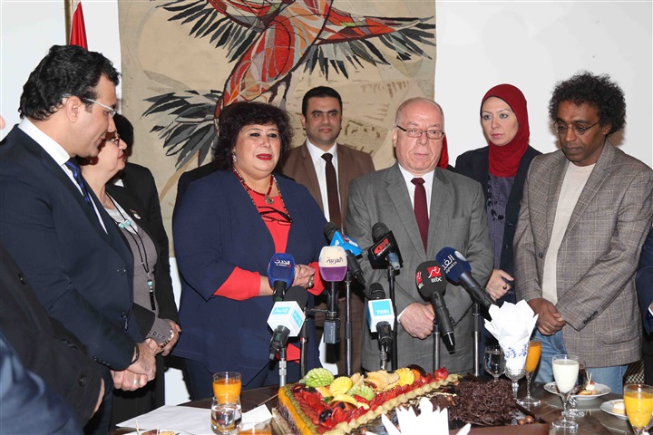 وزير الثقافة تكرم النمنم وتلتقي بقيادات الوزارة وزير الثقافة تكرم النمنم وتلتقي بقيادات الوزارة