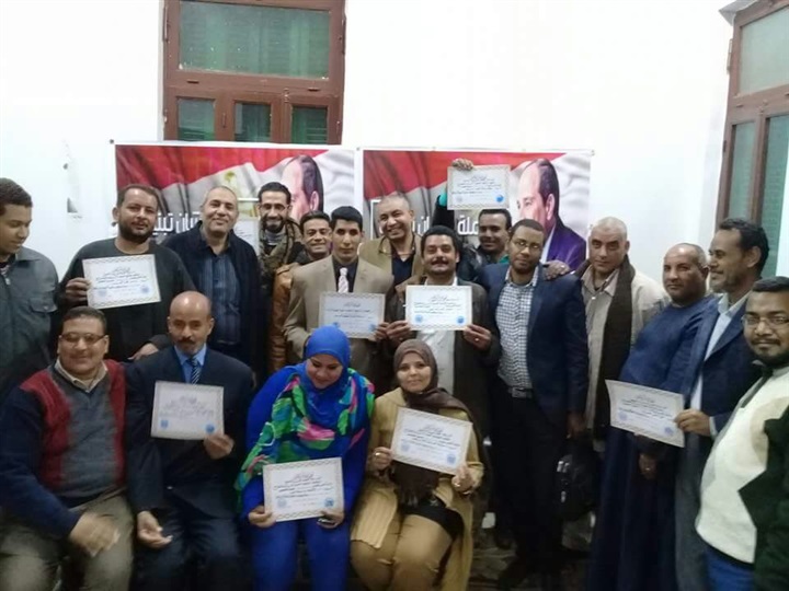 "علشان تبنيها" بقنا تنظم حلقة نقاشية حول دور النقابات العمالية  