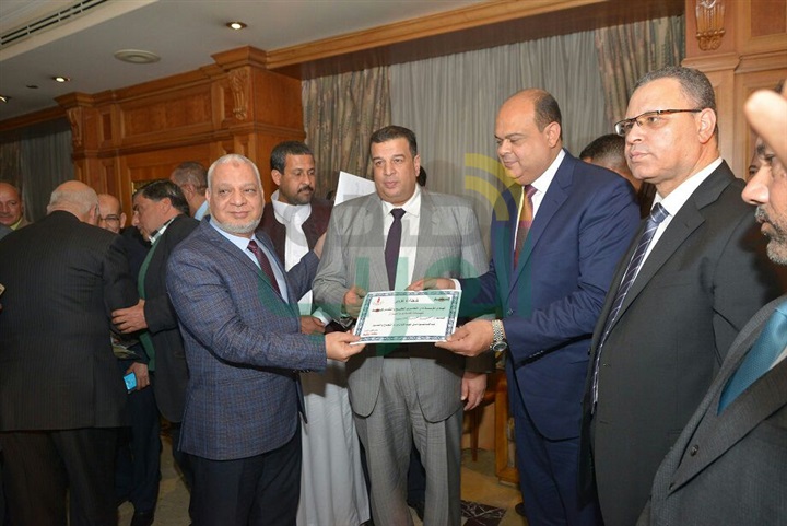 للعام الثاني علي التوالي..  جريدة الجمهورية تكرم محافظ مطروح لجهوده في تنمية المحافظة 