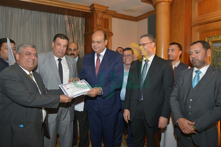 للعام الثاني علي التوالي..  جريدة الجمهورية تكرم محافظ مطروح لجهوده في تنمية المحافظة 