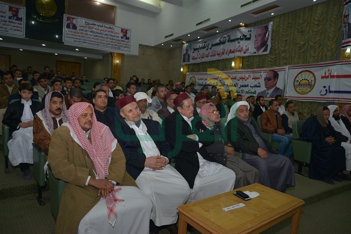 أبو زيد يجرى قرعة علنية لإختيار المستحقين لمشروع توزيع سيارات نصف نقل بمطروح