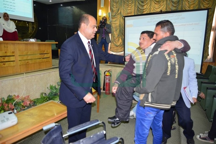  أبو زيد:34,1 مليون جنيه مساعدات من خارج الصندوق لـــ 16895  حالة إنسانية بمطروح خلال عامين ونصف