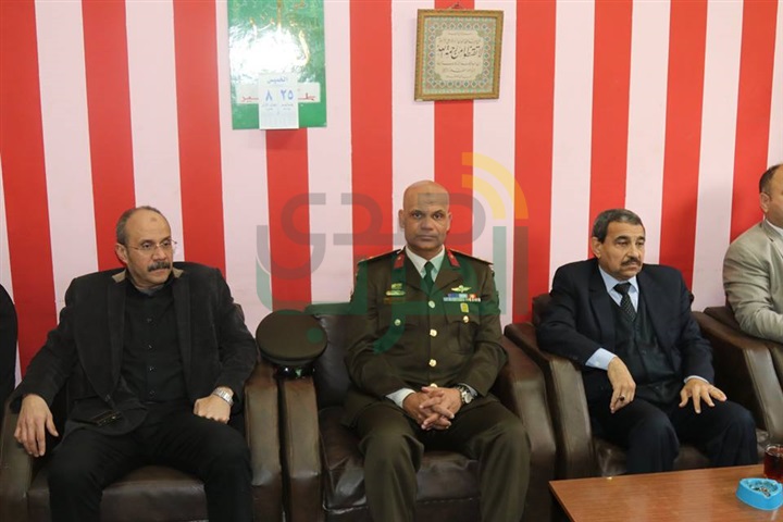 مدير أمن كفر الشيخ والسكرتير العام يضعان إكليل الزهور علي النصب التذكاري لشهداء الشرطة