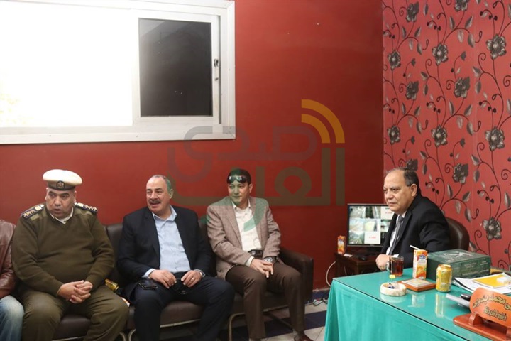 مدير أمن كفر الشيخ والسكرتير العام يضعان إكليل الزهور علي النصب التذكاري لشهداء الشرطة