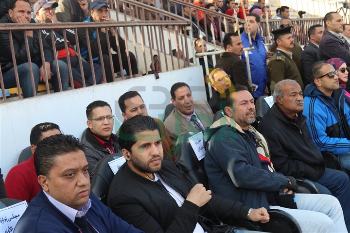 بالصور.. محافظ كفر الشيخ  يكافئ الفريق الكروي بعد فوزه على الأوليمبى «بأحادية نظيفة» 
