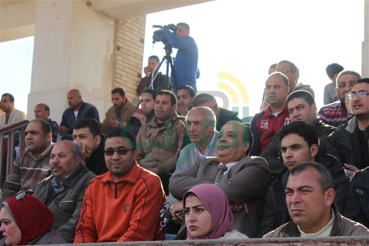 بالصور.. محافظ كفر الشيخ  يكافئ الفريق الكروي بعد فوزه على الأوليمبى «بأحادية نظيفة» 