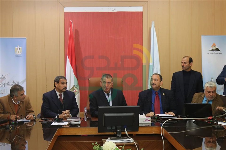 محافظ كفرالشيخ ووفد مجلس الوزراء يبحثان منظومة الشكاوى الحكومية الموحدة