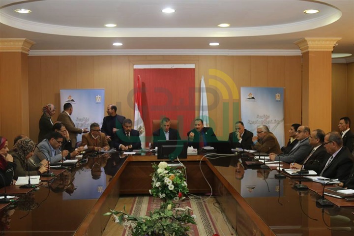 محافظ كفرالشيخ ووفد مجلس الوزراء يبحثان منظومة الشكاوى الحكومية الموحدة