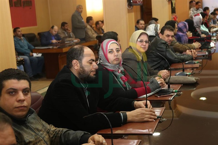 محافظ كفرالشيخ ووفد مجلس الوزراء يبحثان منظومة الشكاوى الحكومية الموحدة
