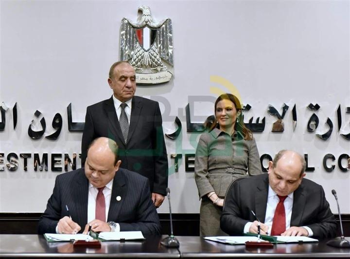 توقيع اتفاق بين محافظ مطروح وشركة مدار لاقامة مشروع اشتثمارى بالضبعة بقيمة 10 مليار جنيه 