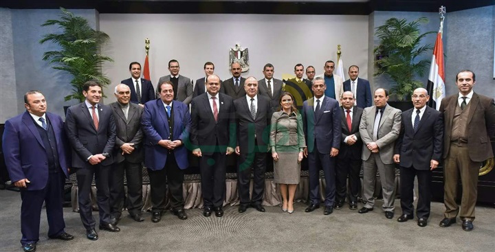 توقيع اتفاق بين محافظ مطروح وشركة مدار لاقامة مشروع اشتثمارى بالضبعة بقيمة 10 مليار جنيه 