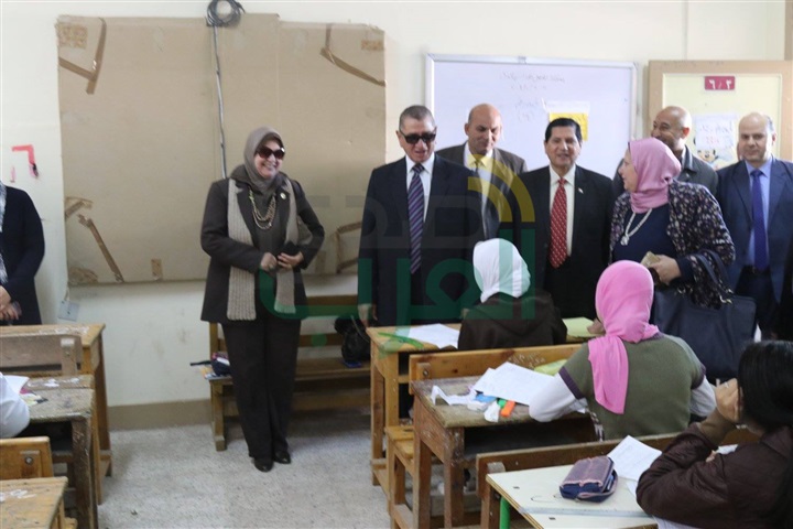 بالصور.. محافظ كفرالشيخ داخل اللجان لمتابعة امتحانات الإعدادية