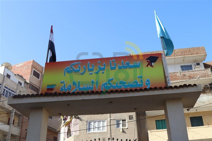 بالصور.. محافظ كفرالشيخ داخل اللجان لمتابعة امتحانات الإعدادية
