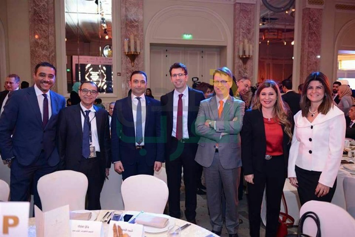 بالصور.."أورنج مصر" تفوز بجائزة أفضل 100 شركة مقيدة بالبورصة لعام 2017 بالصور.."أورنج مصر" تفوز بجائزة أفضل 100 شركة مقيدة بالبورصة لعام 2017