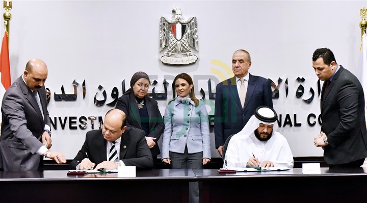 بحضور محافظ مطروح ووزيرى التنمية المحلية والإستثمار.. توقيع ثلاث عقود إستثمارية لمحافظة مطروح