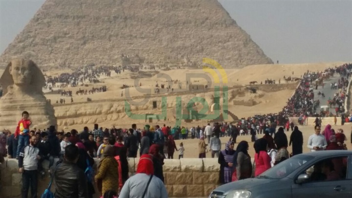 بالصور.. فى ختام إجازة نصف العام.. 30 ألف زائر فى حماية شرطة السياحة بالمنطقة الآثرية