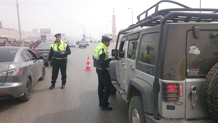بالصور.. المرور تواصل حملات "مسافة أمان" لتوعية المواطنين من حوادث الطرق