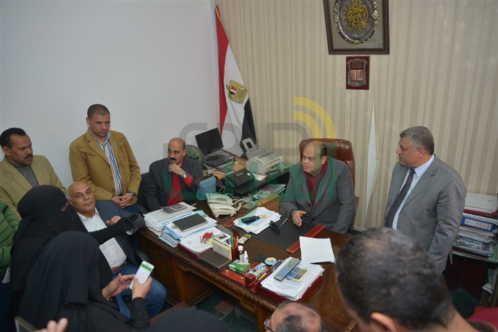 محافظ مطروح ينهي أزمة عدم صرف المقررات التموينية التي كان يعاني منها أكثر من 3 آلاف أسرة