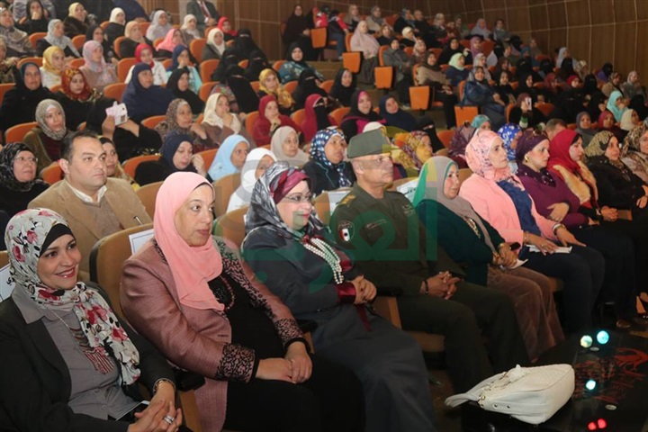 بالصور.. محافظ كفر الشيخ يشارك فعاليات مؤتمر "صوتك لمصر بكرة"