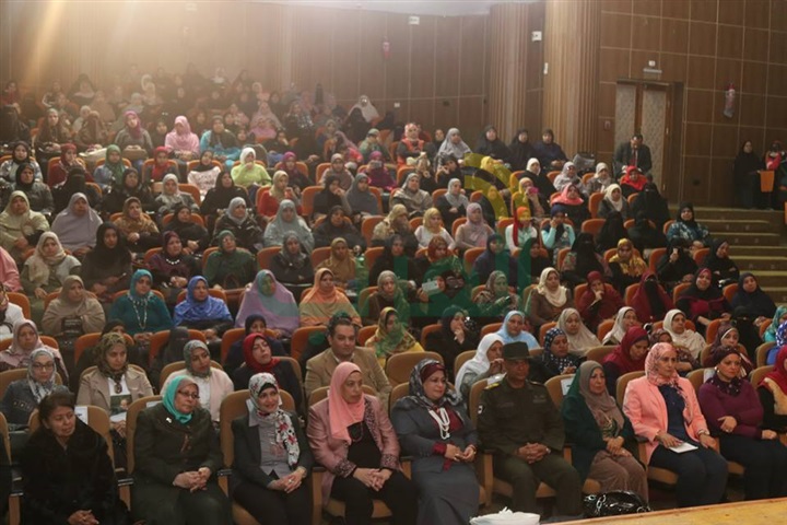 بالصور.. محافظ كفر الشيخ يشارك فعاليات مؤتمر "صوتك لمصر بكرة"