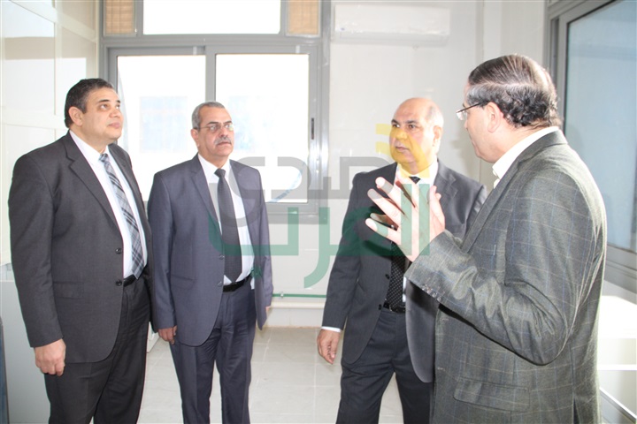 بالصور.. رئيس جامعة كفر الشيخ يتفقد "بيت الحيوان" لتجارب الأدوية