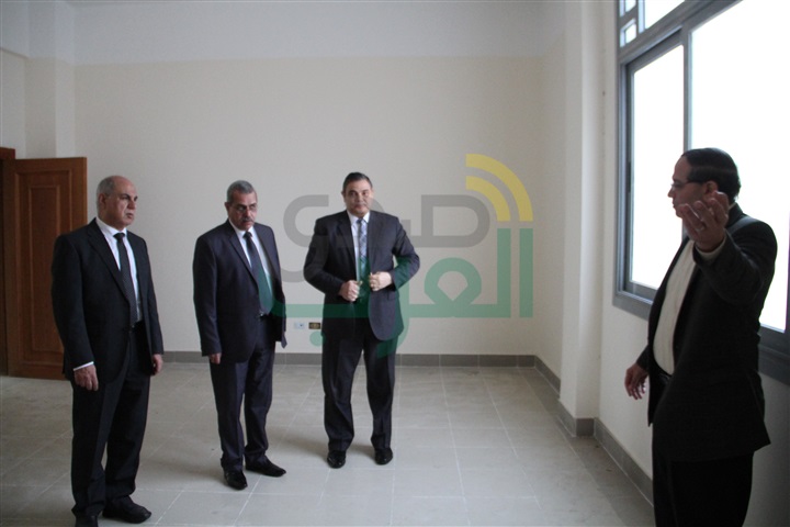 بالصور.. رئيس جامعة كفر الشيخ يتفقد "بيت الحيوان" لتجارب الأدوية