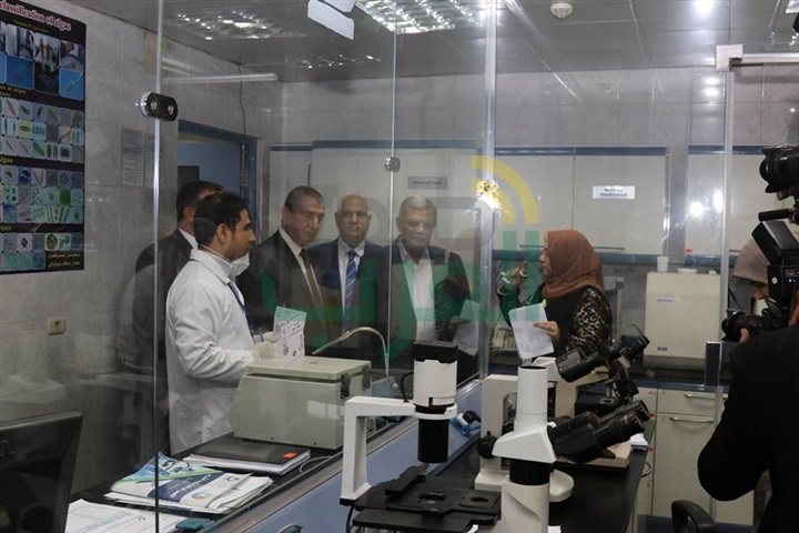 بالصور.. محافظ كفر الشيخ ورئيس مجلس إدارة شركة مياه الشرب يفتتحان الخط الساخن وخدمة العملاء 
